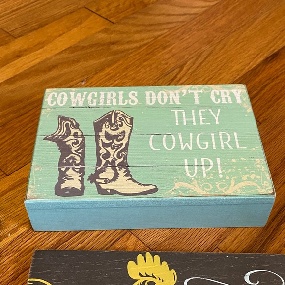 Rustic Farmhouse Welcome Signs - Picture 3 of 6